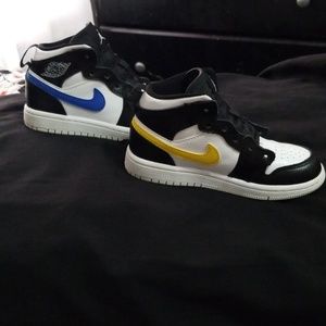 Kids Jordan 1 Mid Multi Colored Swoosh size 11C